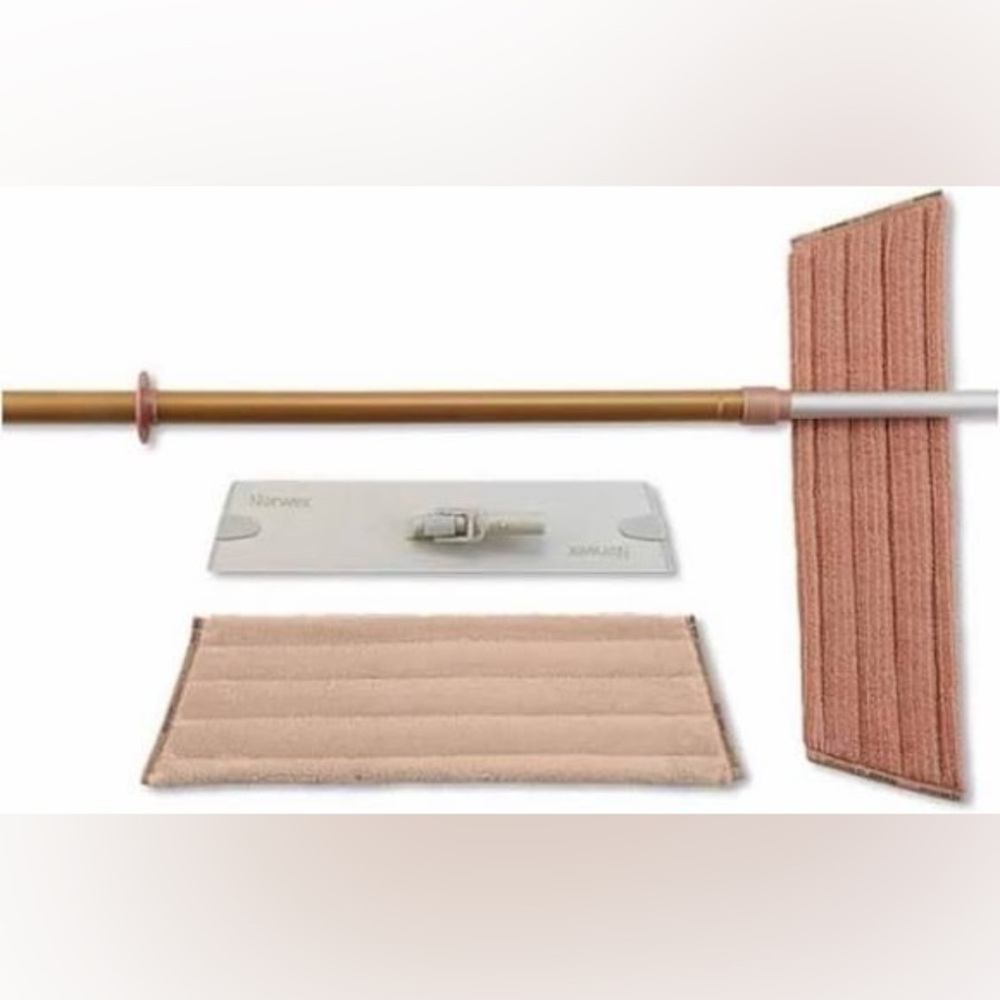 Norwex Gold Mop with Cleaning Pads